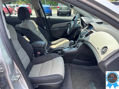 2012 Chevrolet Cruze LS   - Photo 10 - Richmond, IN 47374