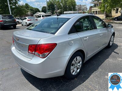 2012 Chevrolet Cruze LS   - Photo 3 - Richmond, IN 47374