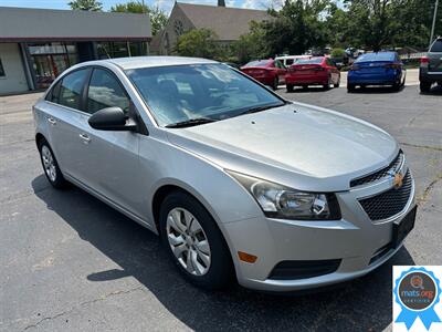 2012 Chevrolet Cruze LS   - Photo 2 - Richmond, IN 47374