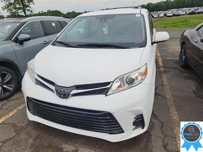 2019 Toyota Sienna LE 8-Passenger   - Photo 1 - Richmond, IN 47374