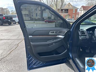 2017 Ford Explorer Limited AWD   - Photo 8 - Richmond, IN 47374