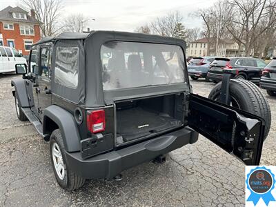 2013 Jeep Wrangler Sport Unlimited 4WD   - Photo 5 - Richmond, IN 47374