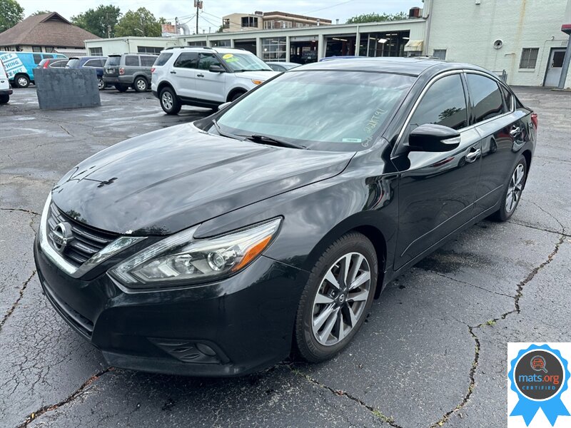 2017 Nissan Altima 2.5 - Photo 1 - Richmond, IN 47374
