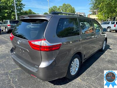 2017 Toyota Sienna XLE 8-Passenger   - Photo 3 - Richmond, IN 47374