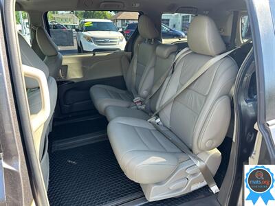 2017 Toyota Sienna XLE 8-Passenger   - Photo 10 - Richmond, IN 47374