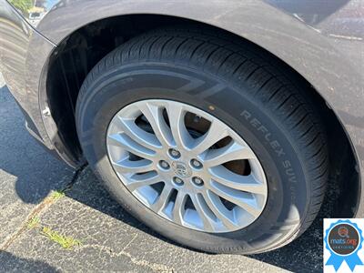2017 Toyota Sienna XLE 8-Passenger   - Photo 7 - Richmond, IN 47374