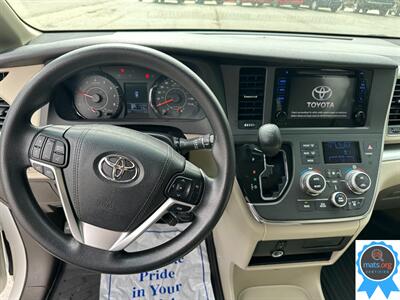 2015 Toyota Sienna LE 8-Passenger   - Photo 13 - Richmond, IN 47374