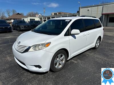 2015 Toyota Sienna LE 8-Passenger   - Photo 1 - Richmond, IN 47374