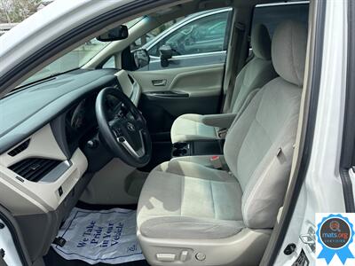 2015 Toyota Sienna LE 8-Passenger   - Photo 6 - Richmond, IN 47374