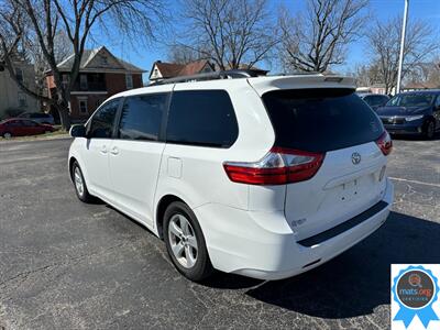 2015 Toyota Sienna LE 8-Passenger   - Photo 4 - Richmond, IN 47374