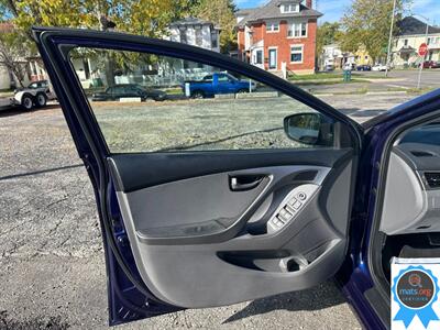 2011 Hyundai ELANTRA Limited   - Photo 5 - Richmond, IN 47374