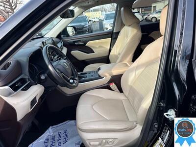 2021 Toyota Highlander XLE   - Photo 9 - Richmond, IN 47374