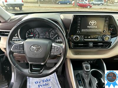 2021 Toyota Highlander XLE   - Photo 16 - Richmond, IN 47374