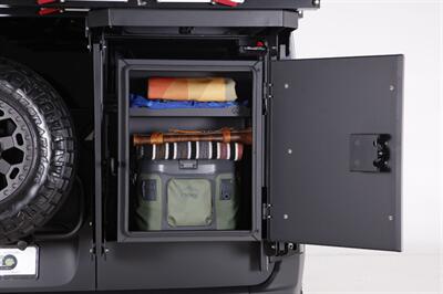 2026 Mercedes-Benz Sprinter 2500  Exclusive Outfitters Model B: Waypoint - Photo 27 - Placentia, CA 92870