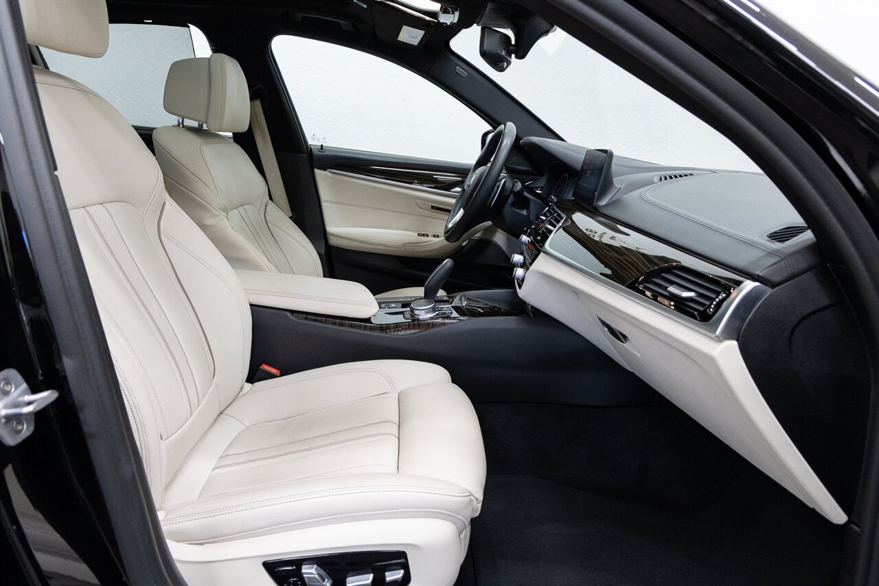 2019 BMW 5 Series 540i - Photo 13 - Concord, CA 94520