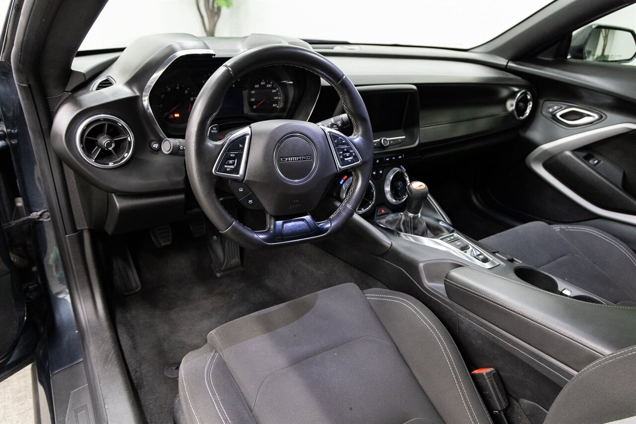 2020 Chevrolet Camaro LT1 - Photo 5 - Concord, CA 94520