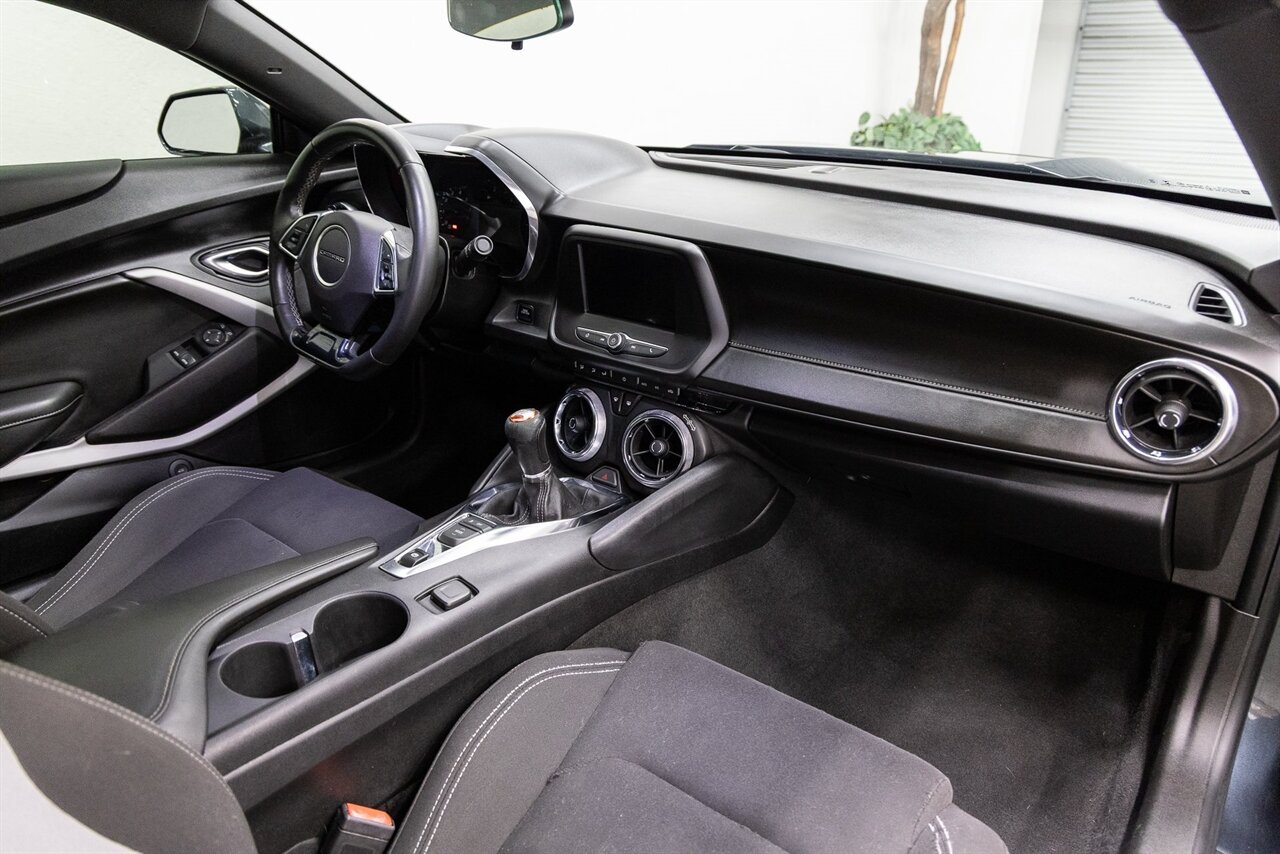 2020 Chevrolet Camaro LT1 - Photo 13 - Concord, CA 94520