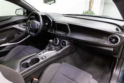 2020 Chevrolet Camaro LT1   - Photo 13 - Concord, CA 94520