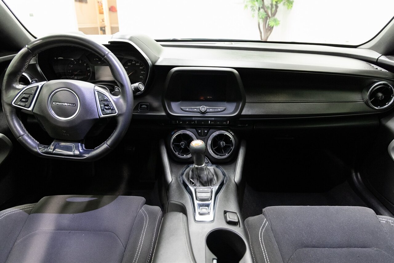 2020 Chevrolet Camaro LT1 - Photo 8 - Concord, CA 94520