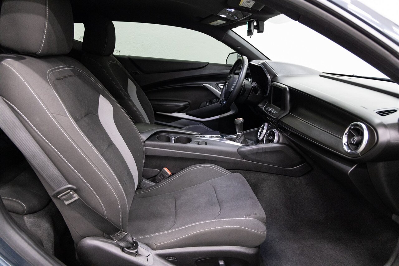 2020 Chevrolet Camaro LT1 - Photo 14 - Concord, CA 94520