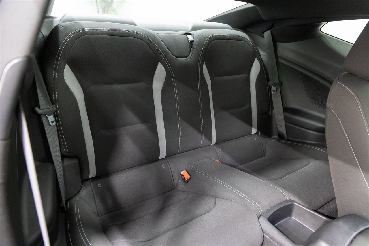 2020 Chevrolet Camaro LT1 - Photo 15 - Concord, CA 94520