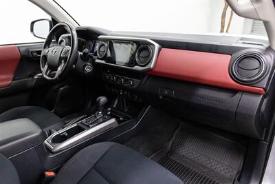 2018 Toyota Tacoma SR5 V6   - Photo 13 - Concord, CA 94520