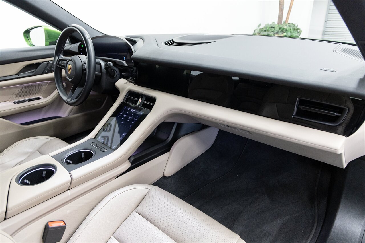 2022 Porsche Taycan 4 - Photo 13 - Concord, CA 94520