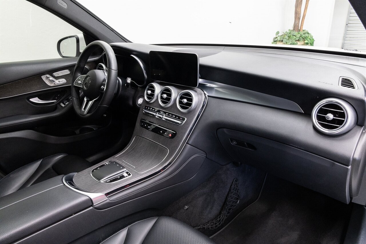 2020 Mercedes-Benz GLC GLC 300 4MATIC® - Photo 13 - Concord, CA 94520