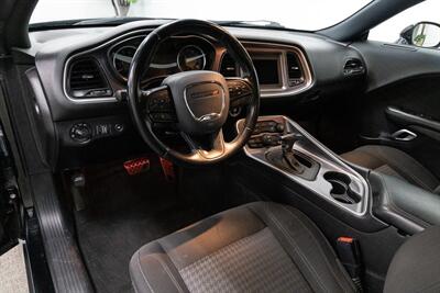 2021 Dodge Challenger SXT   - Photo 6 - Concord, CA 94520