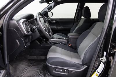 2022 Toyota Tacoma TRD Off-Road V6   - Photo 7 - Concord, CA 94520