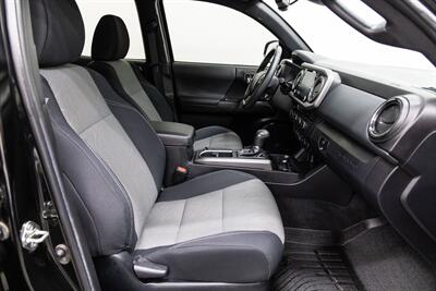 2022 Toyota Tacoma TRD Off-Road V6   - Photo 14 - Concord, CA 94520