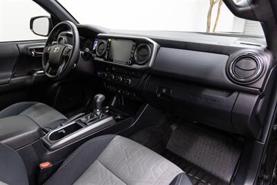 2022 Toyota Tacoma TRD Off-Road V6   - Photo 13 - Concord, CA 94520