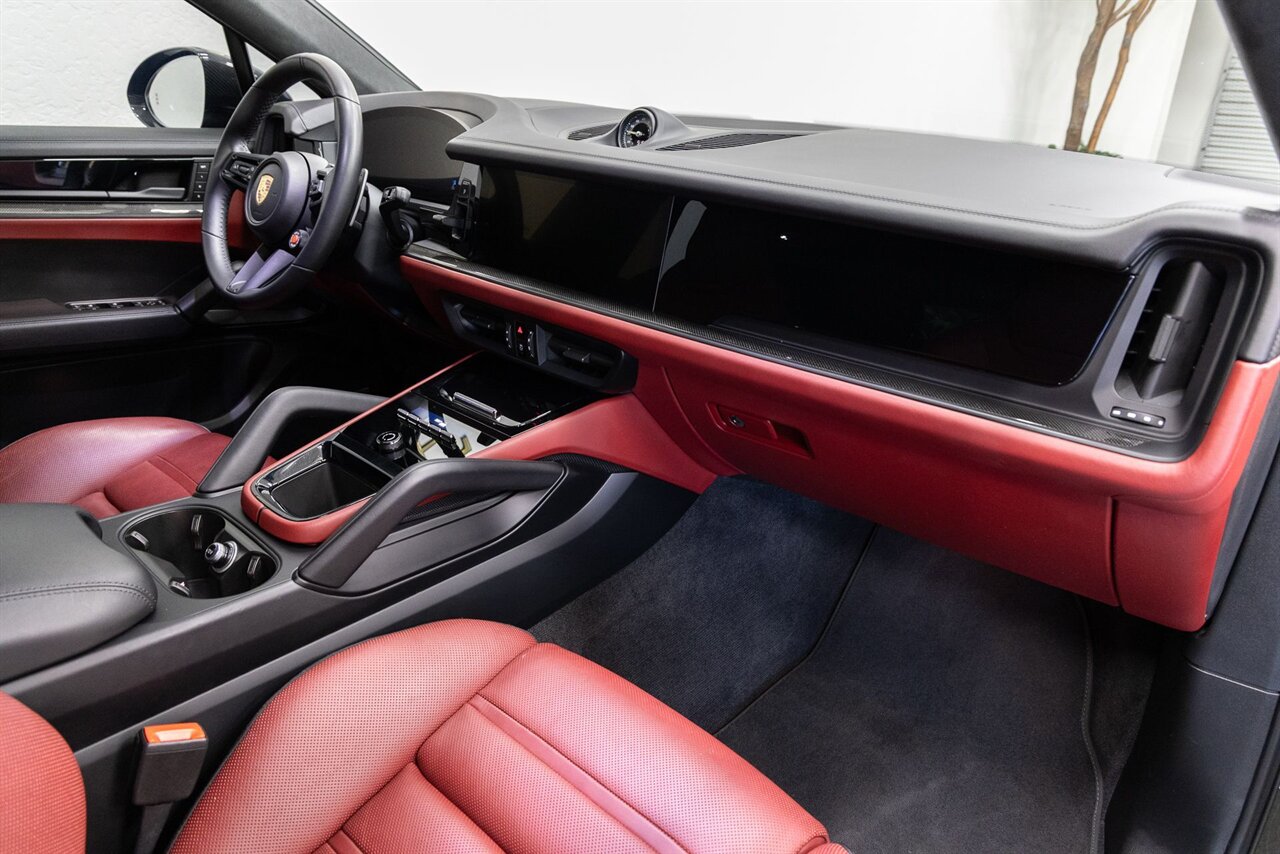 2024 Porsche Cayenne Turbo GT - Photo 13 - Concord, CA 94520