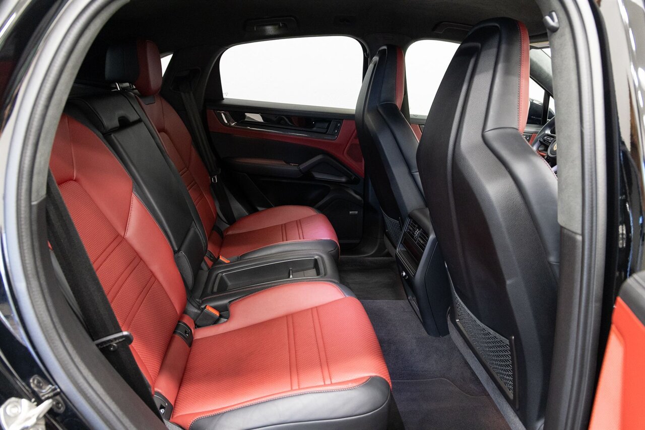 2024 Porsche Cayenne Turbo GT - Photo 15 - Concord, CA 94520