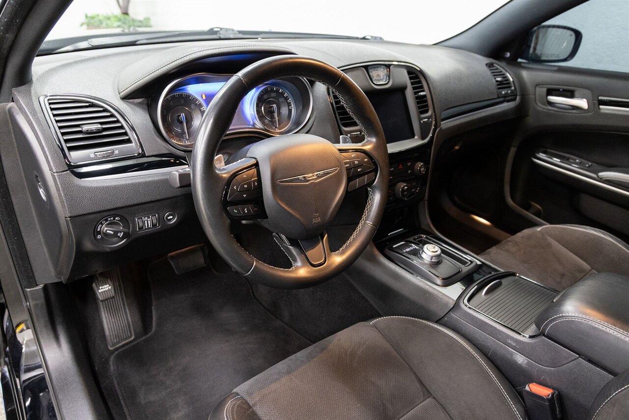 2020 Chrysler 300 S - Photo 6 - Concord, CA 94520