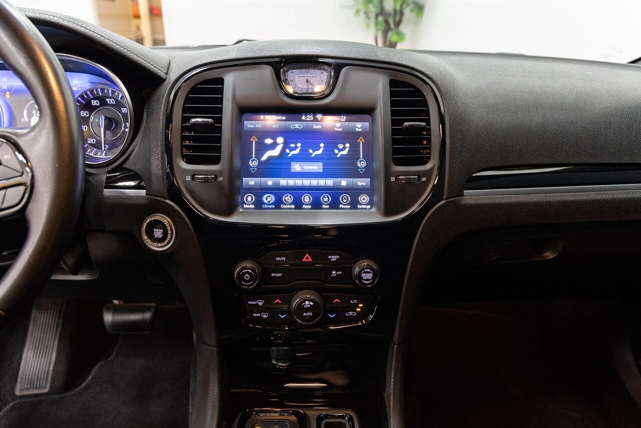 2020 Chrysler 300 S - Photo 18 - Concord, CA 94520