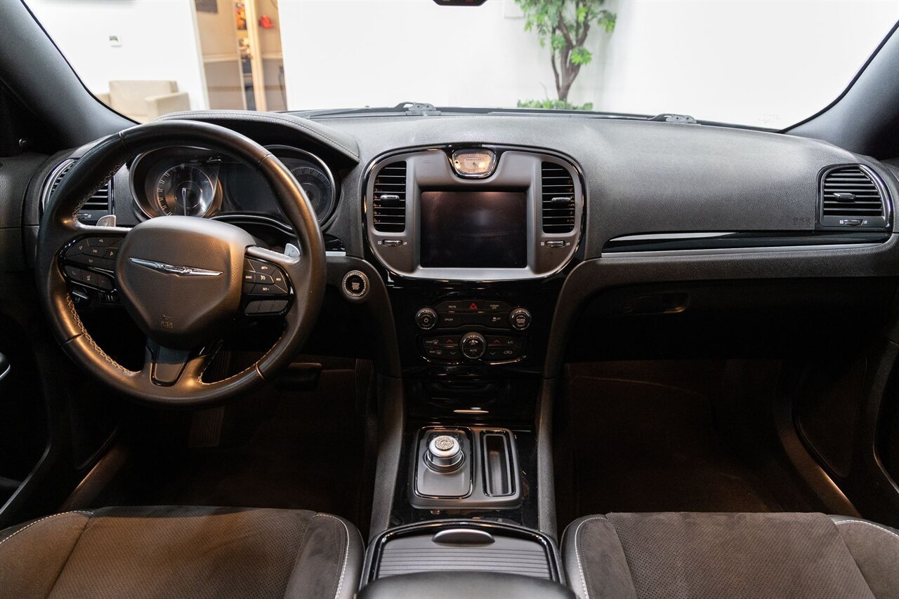2020 Chrysler 300 S - Photo 5 - Concord, CA 94520