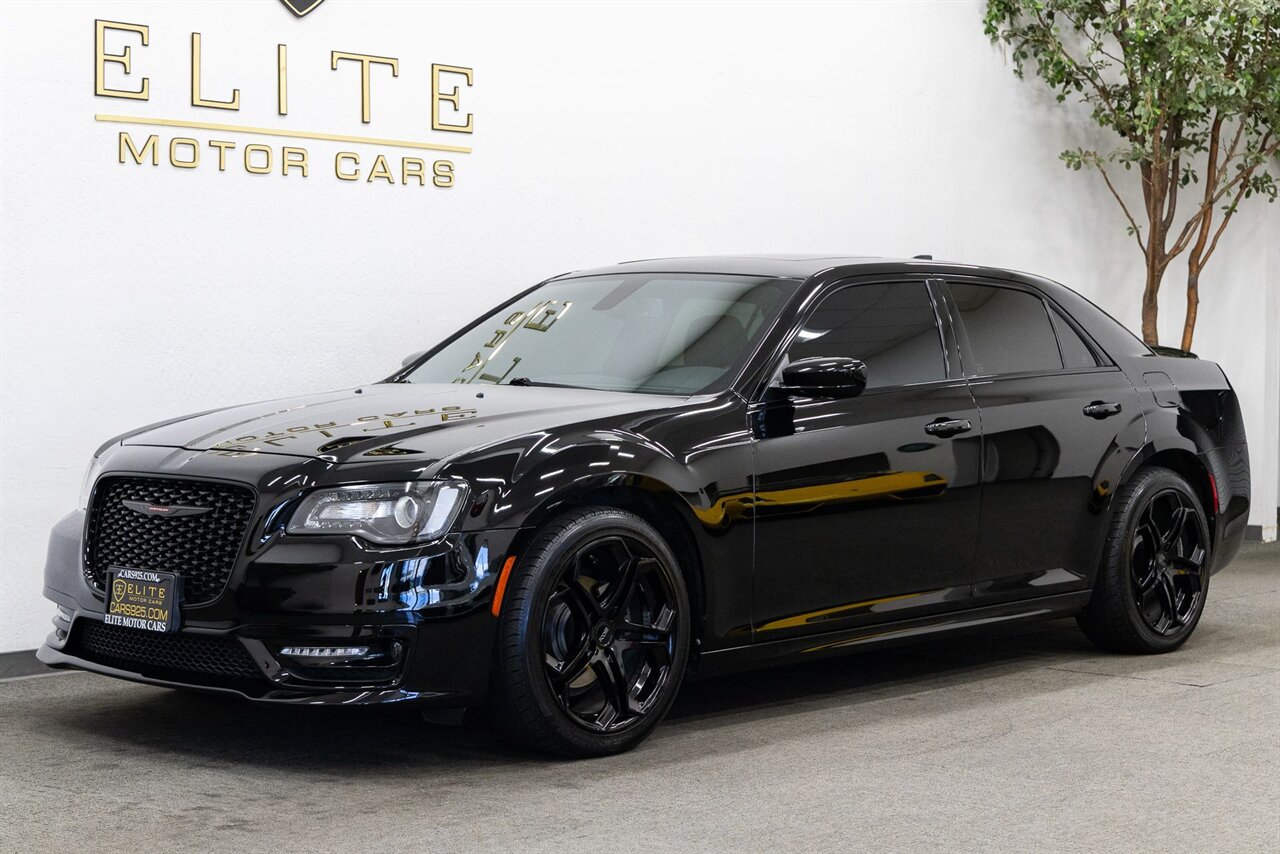 2020 Chrysler 300 S   - Photo 1 - Concord, CA 94520