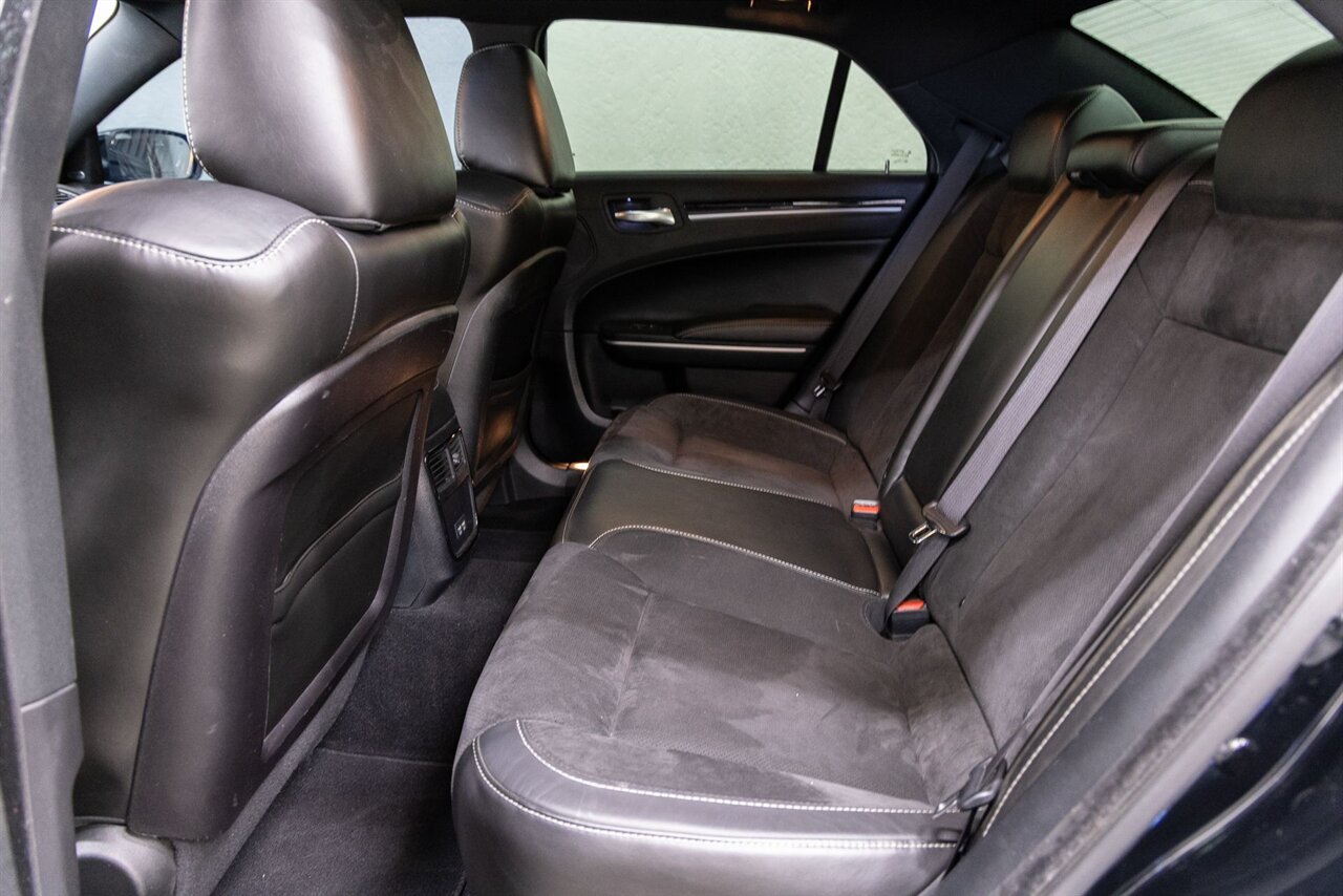 2020 Chrysler 300 S - Photo 8 - Concord, CA 94520