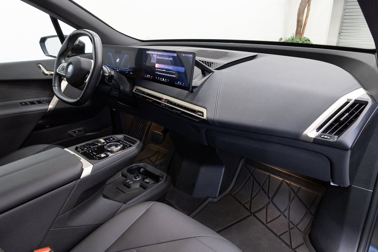 2024 BMW iX xDrive50 - Photo 13 - Concord, CA 94520