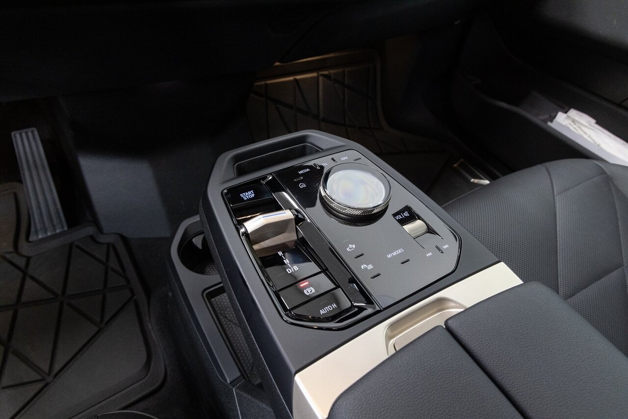 2024 BMW iX xDrive50 - Photo 20 - Concord, CA 94520