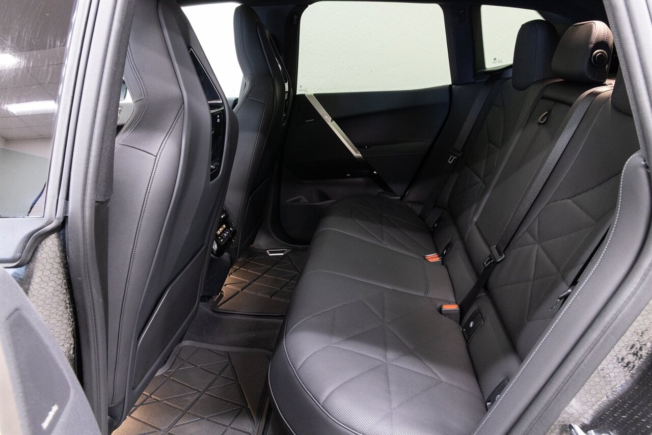 2024 BMW iX xDrive50 - Photo 8 - Concord, CA 94520