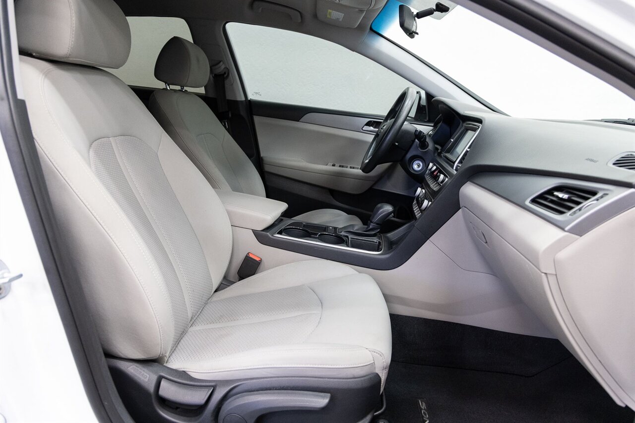 2019 Hyundai SONATA SE - Photo 14 - Concord, CA 94520