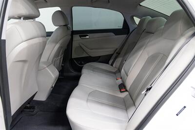 2019 Hyundai SONATA SE - Photo 8 - Concord, CA 94520