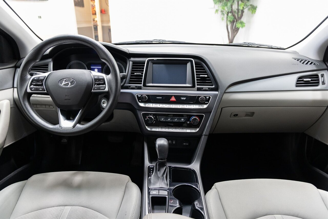 2019 Hyundai SONATA SE - Photo 5 - Concord, CA 94520