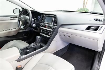 2019 Hyundai SONATA SE - Photo 13 - Concord, CA 94520