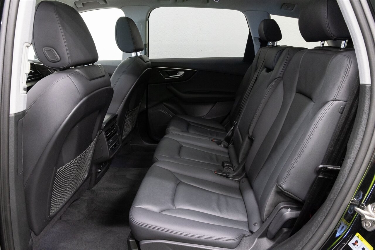 2022 Audi Q7 55 Premium quattro - Photo 8 - Concord, CA 94520
