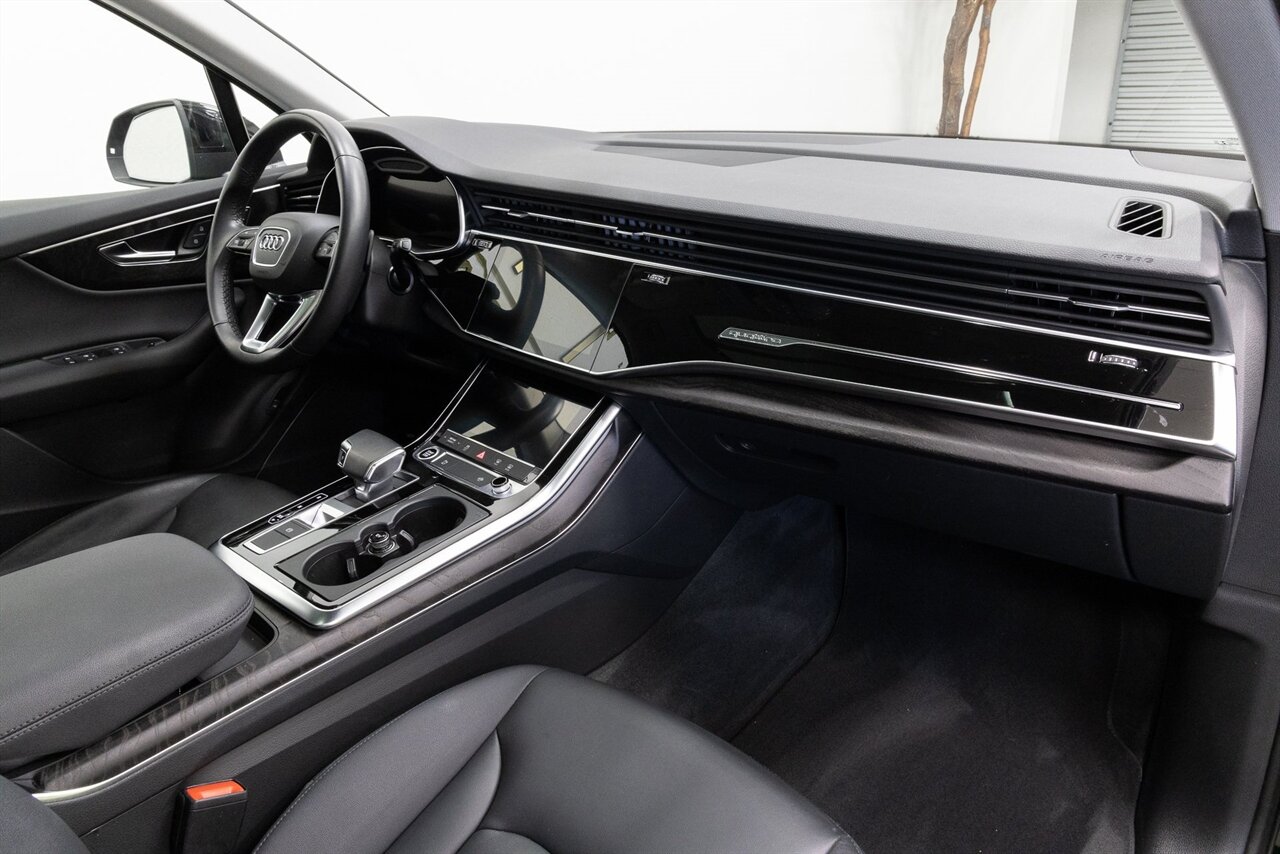 2022 Audi Q7 55 Premium quattro - Photo 13 - Concord, CA 94520