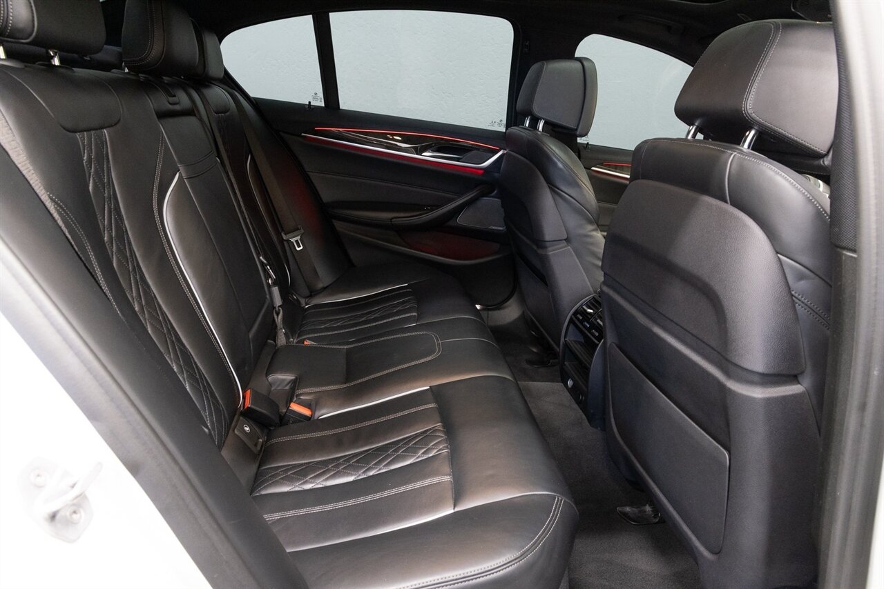 2018 Bmw M550i xDrive Sedan photo 14