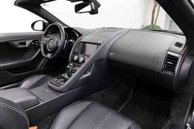 2016 Jaguar F-TYPE R   - Photo 12 - Concord, CA 94520